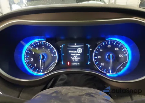 2017 Chrysler Pacifica Touring L z USA, uszkodzony, nr VIN 2C4RC1BG7HR511124